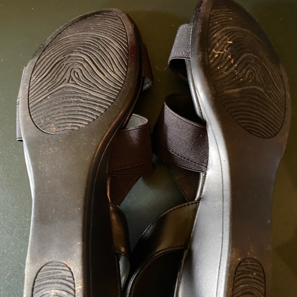 Sandals - Picture 3 of 4